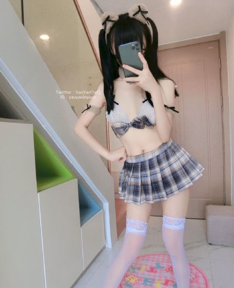 男人趴在女人身上曰皮_1080免费电视剧