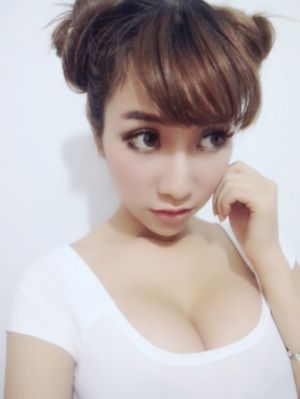 厨房掀裙在厨房里做运动_BD免费视频大全