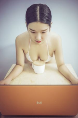 亚洲色偷偷男人的天堂_DVD最新电影在线观看