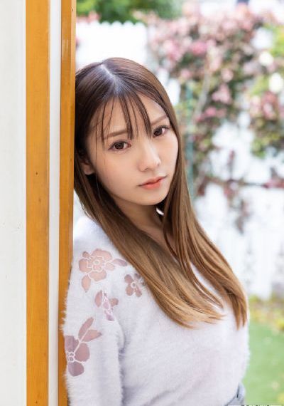 扒开她内裤把她摸出水_超清在线视频播放