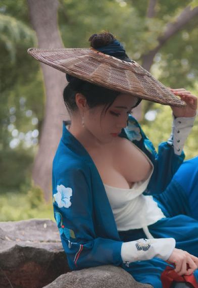 轻轻一摸就出水13p_国产剧在线播放观看
